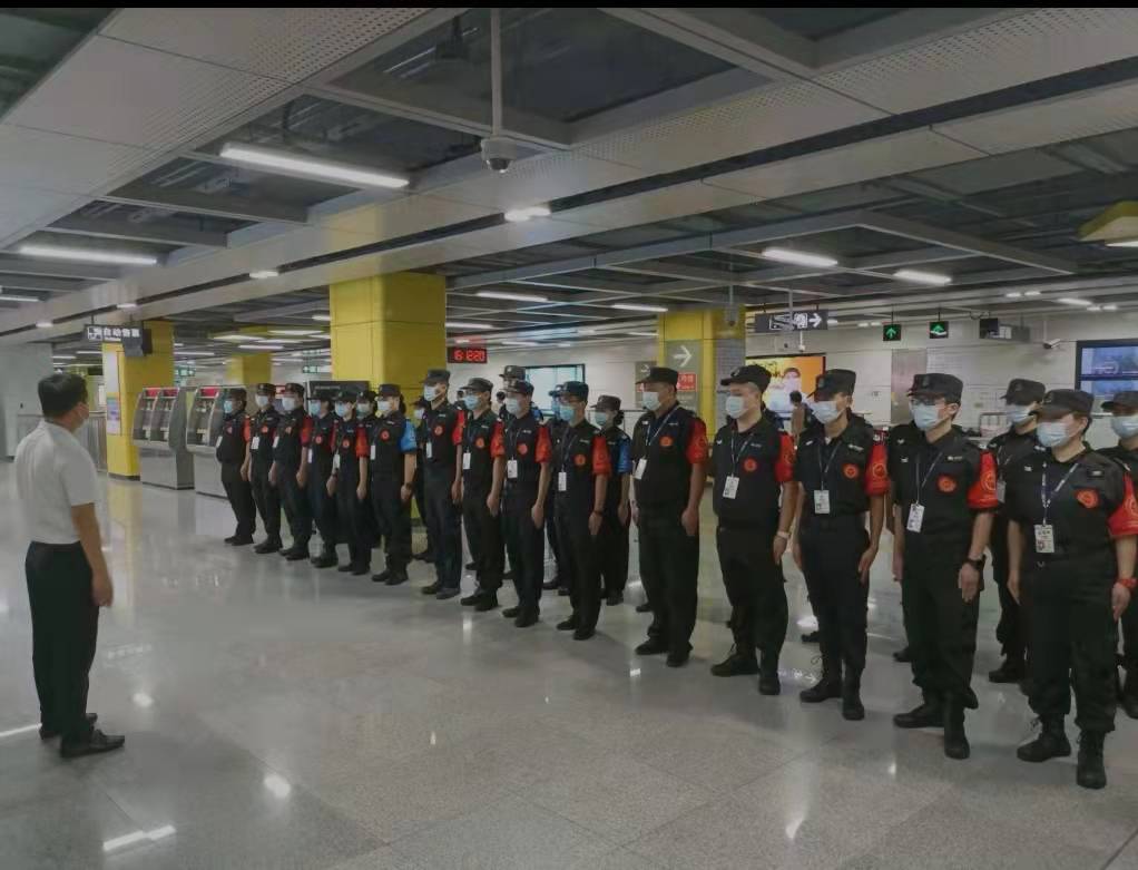 深圳地铁_公司团队_广东斌锋清静效劳有限公司